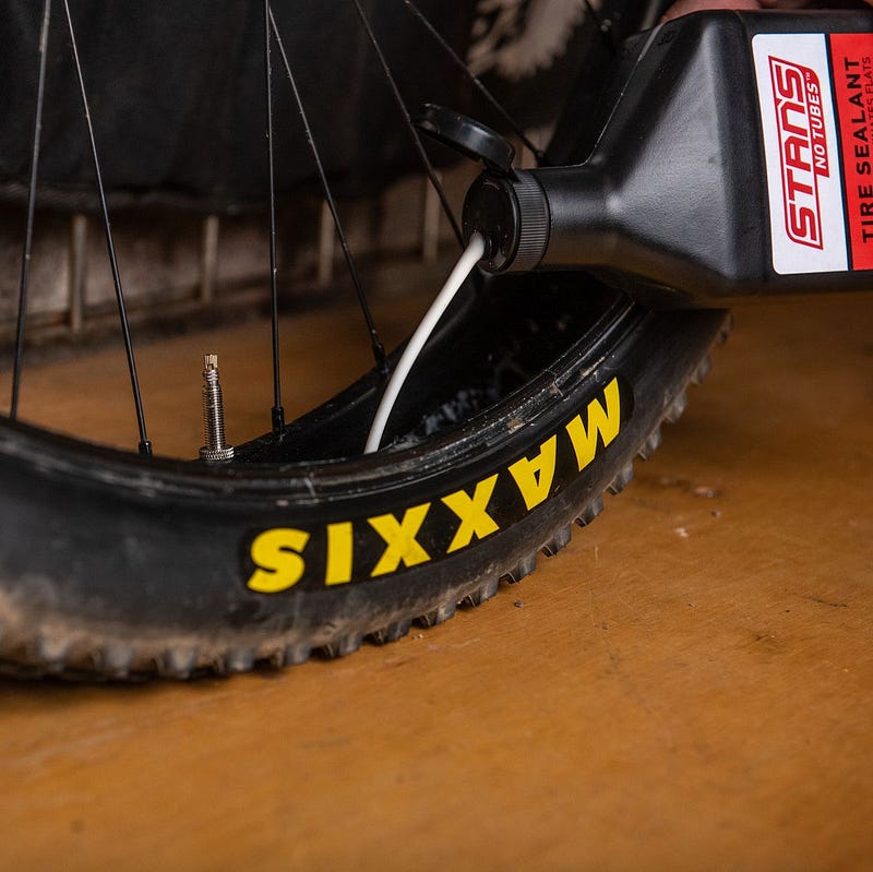 Tubeless tire installation process