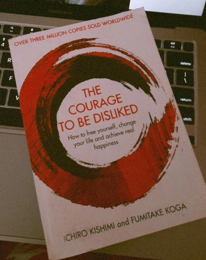 Book cover of *The Courage to Be Disliked*